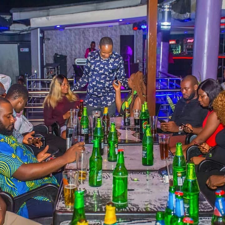 iruo_frent's tweet image. SOKLounge..
#WeekEndSOKExperience.... 
#WePartyHard
#WeOwnNightLife
We leave you with a memory to cherish.
SOK experience
99 Woji Road GRA Portharcourt
@coco_hawtt @FattySumtin @spicegirl_MITCH @queenemily147 @gift_chinasa @Itsfoxy_jenny @Heineken_NG @GuinnessNGRPlc @switcandyyy