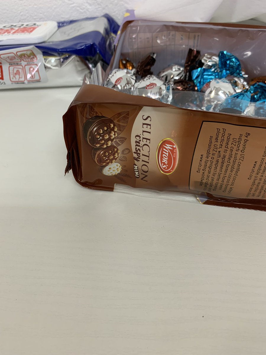 MVSP_Q's tweet photo. このチョコが美味しすぎて美味しすぎて。。お客さん用なのに、私が食べ尽くしてしまいそうです。あんまり売ってないので、大分でどこで売ってるのか教えてほしいです🍫(これはフレスポのアテオで買いました!)
#チョコレート #ウィターズ #WITORS #大分市 https://t.co/ytpHIBXNwt