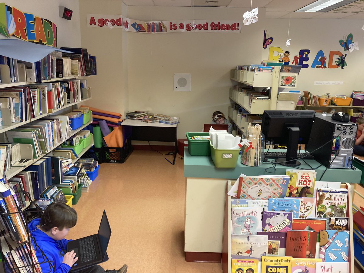 msbeverly6810's tweet image. Grade 5&amp;amp;6’s working on story writing,and map design! Loving the flexible seating &amp;amp; google read and write to help expand their creativity! @HNMA_Lawn @JuliaPretty7 @Melanie10447022 @NLESDCA #googlereadandwrite #LLC #flexibleseating #create