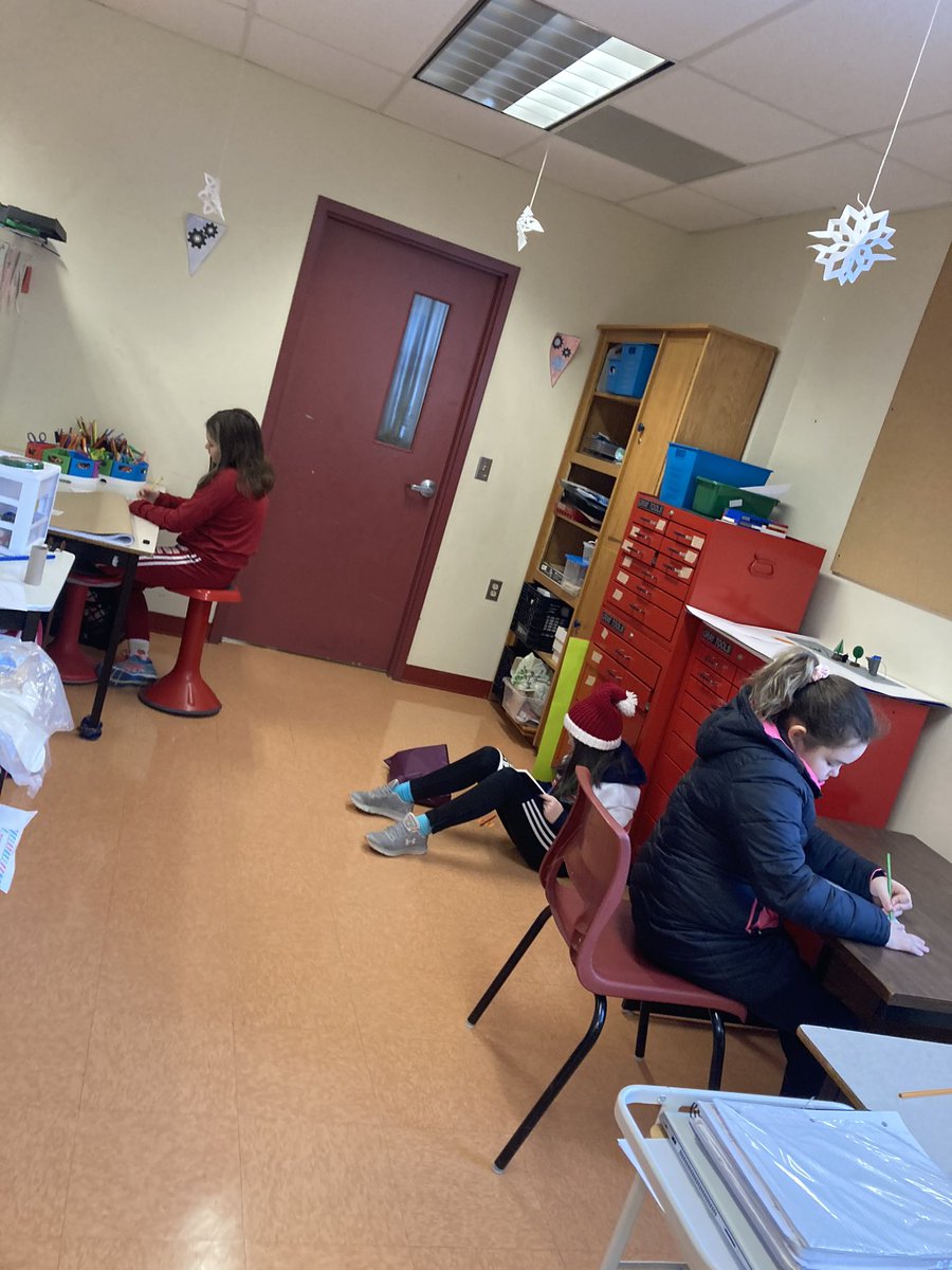 msbeverly6810's tweet image. Grade 5&amp;amp;6’s working on story writing,and map design! Loving the flexible seating &amp;amp; google read and write to help expand their creativity! @HNMA_Lawn @JuliaPretty7 @Melanie10447022 @NLESDCA #googlereadandwrite #LLC #flexibleseating #create