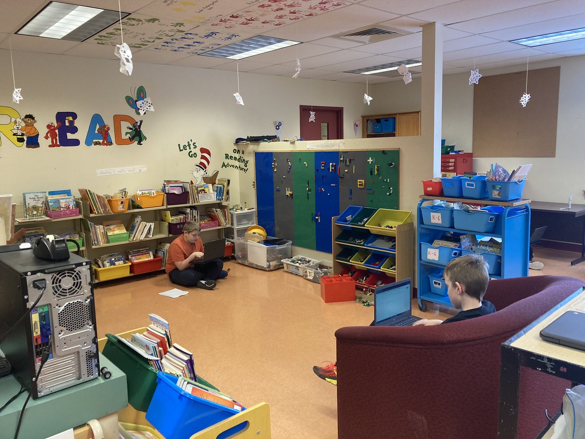 msbeverly6810's tweet image. Grade 5&amp;amp;6’s working on story writing,and map design! Loving the flexible seating &amp;amp; google read and write to help expand their creativity! @HNMA_Lawn @JuliaPretty7 @Melanie10447022 @NLESDCA #googlereadandwrite #LLC #flexibleseating #create