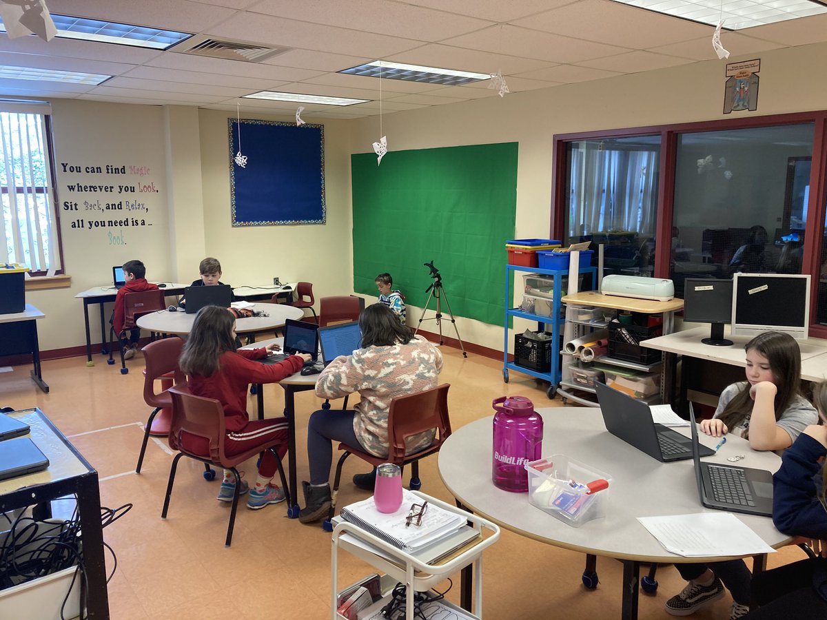 msbeverly6810's tweet image. Grade 5&amp;amp;6’s working on story writing,and map design! Loving the flexible seating &amp;amp; google read and write to help expand their creativity! @HNMA_Lawn @JuliaPretty7 @Melanie10447022 @NLESDCA #googlereadandwrite #LLC #flexibleseating #create