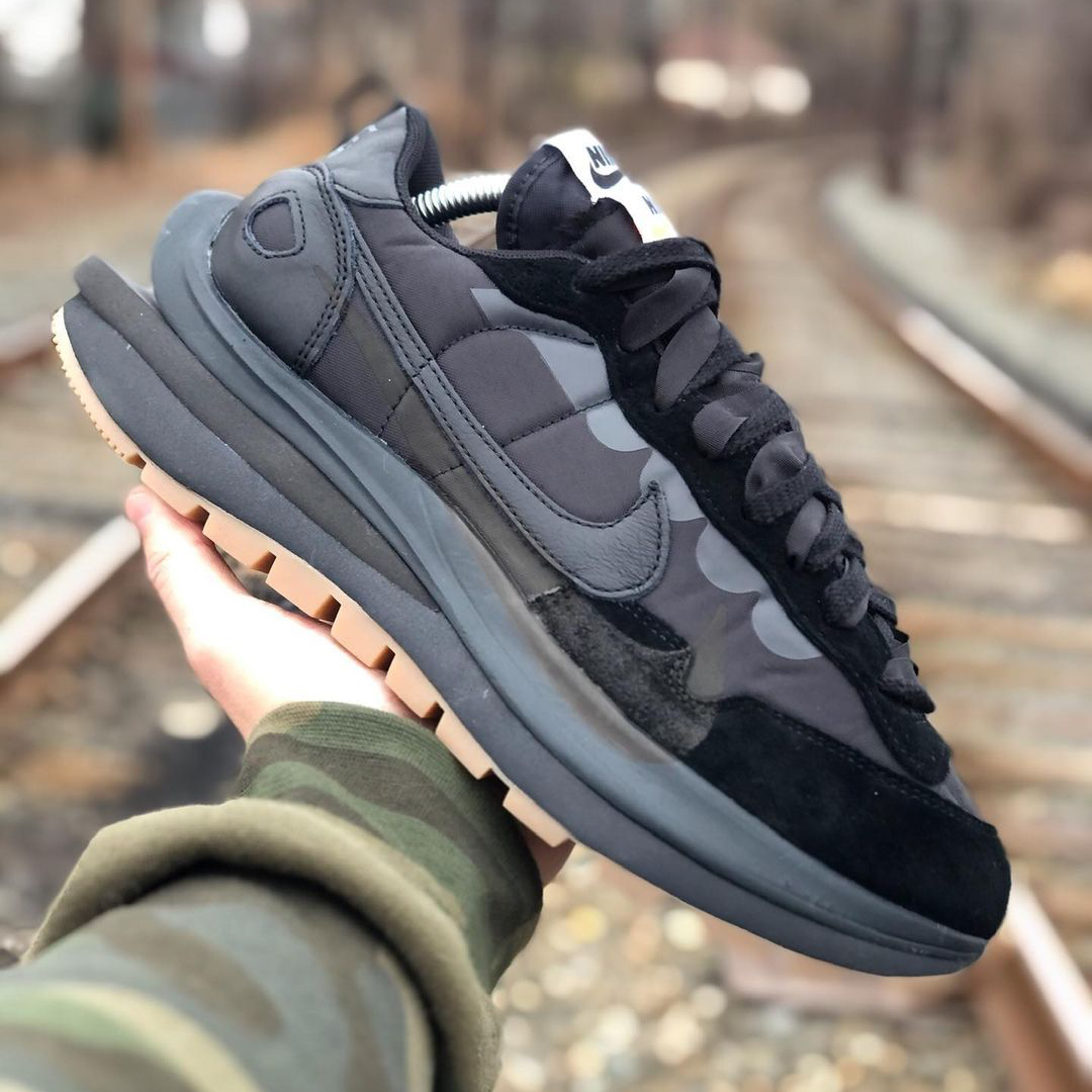 NIKE× Sacai ヴェイパーワッフル ブラックガム ライスター純正 ブラックガム ヴェイパーワッフル sacai Nike スニーカー