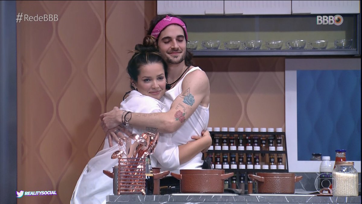 #BBBB21 

Eu: Não vou me apegar!

5 min. Depois: