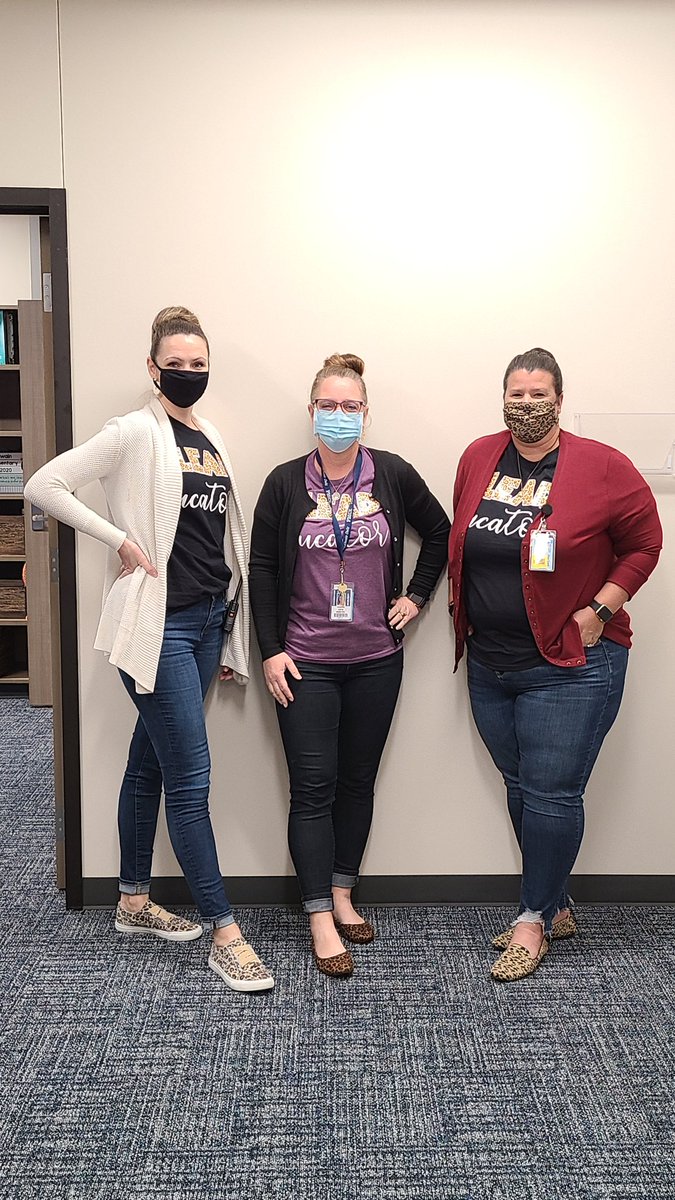 aromanfamily's tweet photo. @eublucas98 @CummingsMiranda Digital Citizenship Week kicked off today with animal print and awareness of our digital footprint! #owlsread #katylibraries #leaducators #matching https://t.co/4OHb7m5nBn