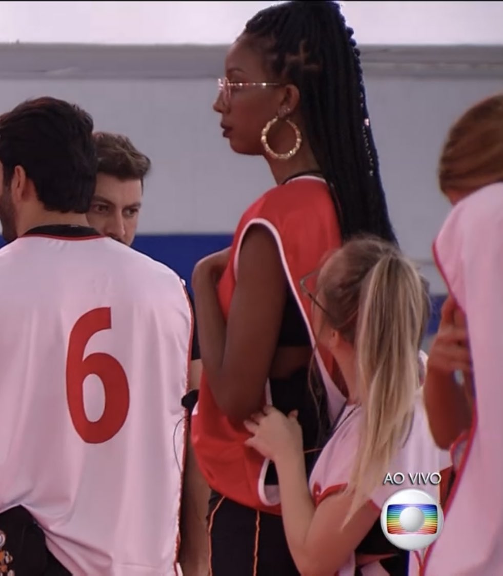 camilladelucas's tweet photo. O TAMANHO DA CAMILLA DO LADO DA CARLA HAHAHAHAHA 🗣 #BBB21 https://t.co/1fODwE7WvO