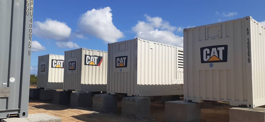 calixev's tweet photo. Actuellement, la centrale Chivry a une puissance disponible de 1,25 MW. 2 groupes additionnels sont arrivés hier soir. Après l’installation des 4 groupes, la centrale aura une capacité de 8,5 MW qui permettra d’alimenter Fort Liberté, Ferrier et Ouanaminthe 24h/24. Nou pap kanpe! https://t.co/ET6OfNw4QD