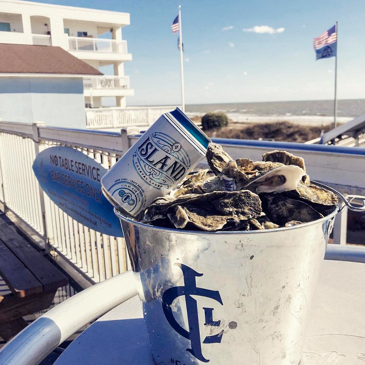 islandbrandsusa's tweet photo. High-end coastal amenities.

#islandcoastallager #oysterbar #madeforeasydrinking
📸: The WindJammer https://t.co/xZGgvjsSbV