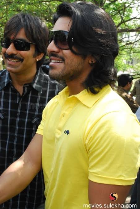 Itz_Pravz's tweet photo. Many more hpy returns of the day Mass Maharaj @RaviTeja_offl🎉🎂💐 #HappyBirthdayRaviTeja https://t.co/A35isuFbyK
