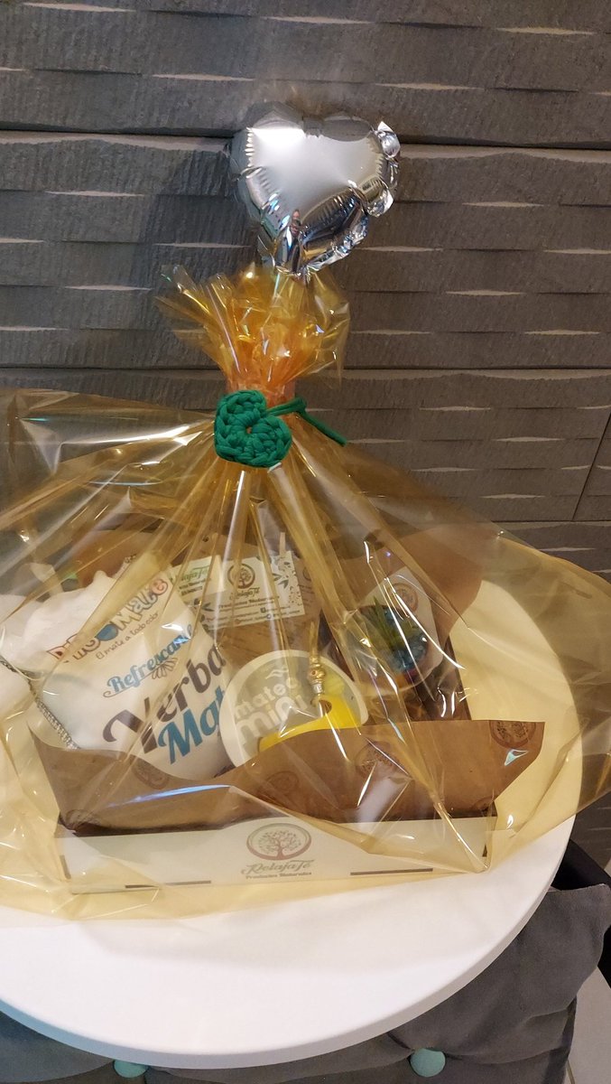 Natural_Iquique's tweet photo. Feliz Día de los enamorados 😍 
#regalos #sanvalentin #diadelosenamorados
#diadelaamistad #bandejasorpresa
#yerbamate #matero #brasil #argentina #Iquique #iquiqueño 
Arma tu bandeja con cualquiera de nuestros productos 😃😉
Todas incluye 1 suculenta ❤🪴 https://t.co/LCQgOMiXTp