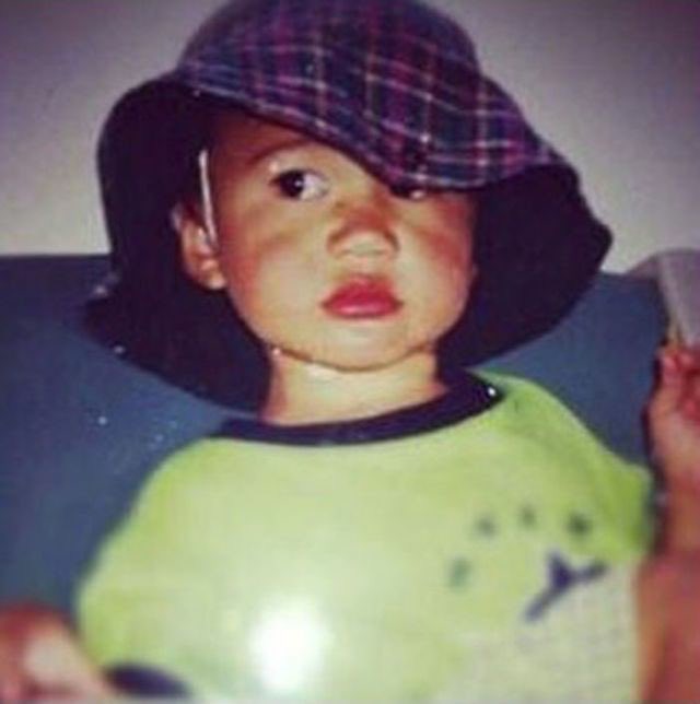 Happy 25th birthday to the bodacious Calum Hood! 