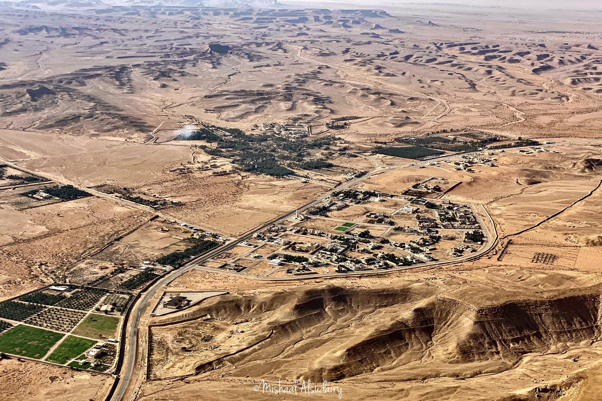 msudairy's tweet photo. صورة جوية ل بلدة البير الجميلة بمحافظة ثادق في اقليم المحمل في بلدنا الغالي فسبحان الله الخالق المبدع العلي القدير
From my flying Photography Albir an Arabian desert town 
#مشعل_السديري
#ثادق #البير
#السياحة_السعودية 
#MishaalAlsudairyPhotography
#SaudiArabia
#landscape https://t.co/kZFGJkM2A7