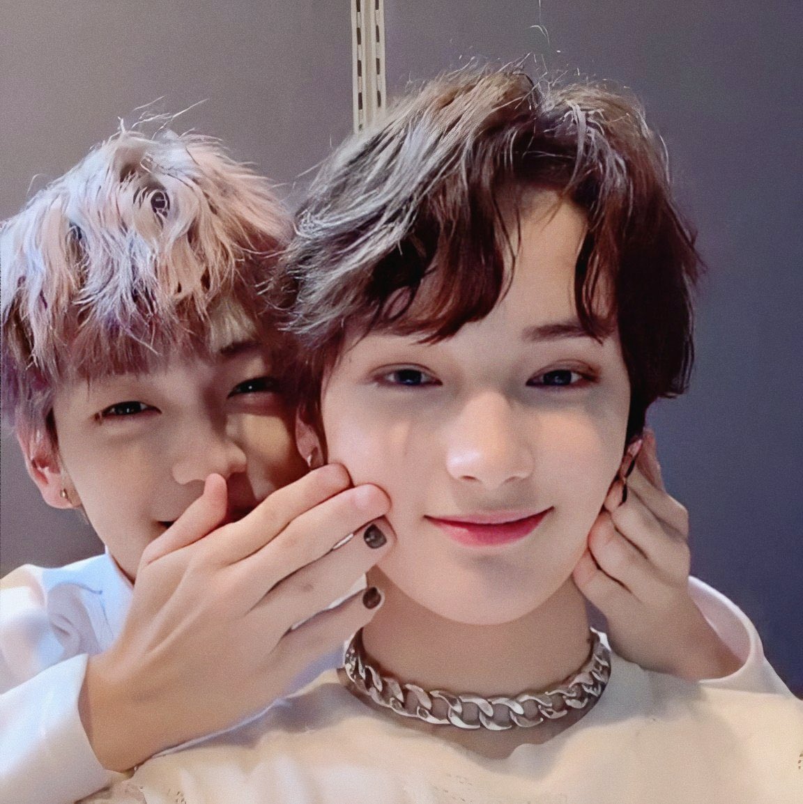 コムタクチズ →スビン🐰&ヒュニンカイ🐧の二人 韓国語で껌(ガム)딱