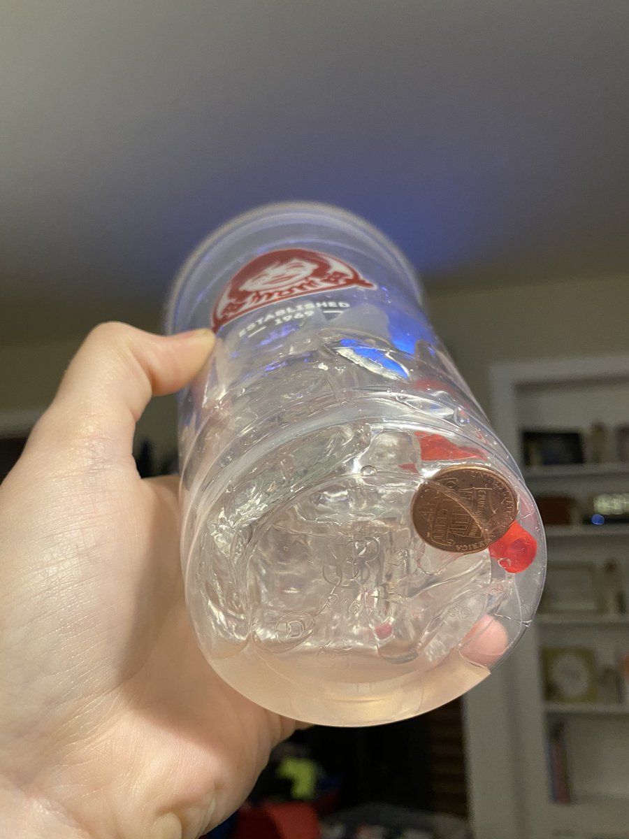 aedoucette6's tweet photo. @Wendys honestly, can you tell me HOW exactly a PENNY ends up at the bottom of my drink?! Maybe check with your employees of your Stoughton, MA location 🤢#unacceptable #disgusting https://t.co/mjd0c0HqFm