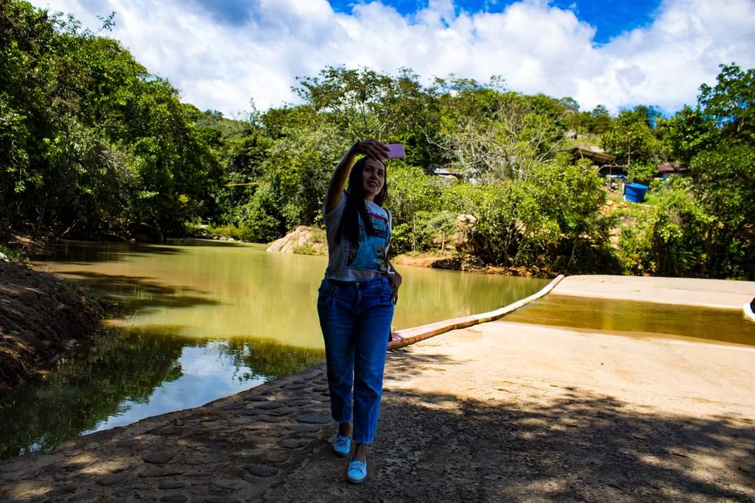 VisitaYopal's tweet photo. La tercera batea, así la llaman quienes por allí viven o transitan, es otra piscina natural para conocer y cuidar 🙏 en este momento su caudal es bajo, pero se puede disfrutar 😎 está ubicada a 30 min en carro o moto por la vía al rincón del soldado 🙂 #Yopal #SeValeCompartir 🤗 https://t.co/A2LIPPx0NY