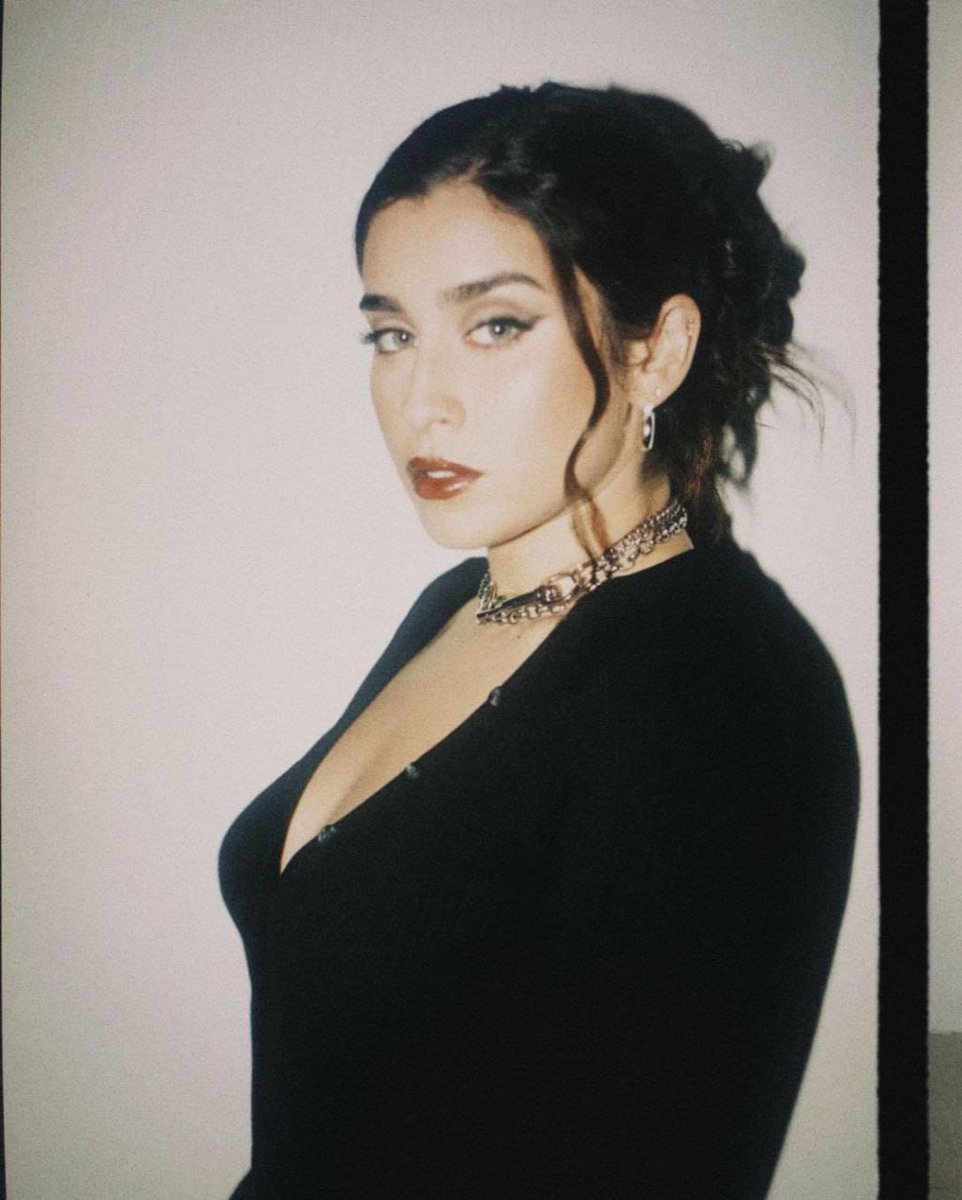 Mila060410's tweet photo. Lauren comentou a publicação recente de Chloe Bailey, da dupla Chloe x Halle, no Instagram.

‘😍😍 não posso esperar até entrarmos em um estúdio wow’

#laurenjauregui #LentoBraboRemix #pabllovittar #iTunesbrasil #Top10 https://t.co/0AOYh2PbM5