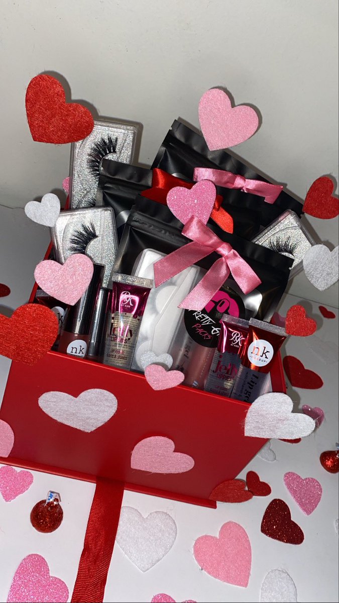 MontanaMarieCo's tweet photo. V-Day is a day of Love. Traditionally, friends, family, &amp; lovers express their affection for one another with greetings &amp; gifts. 

Pretty Girl Packs offers you the perfect gifts at affordable prices ranging from $10-$25. Don’t see something you would like 2 include? Let’s chat ❤️ https://t.co/MJKMXkflvh