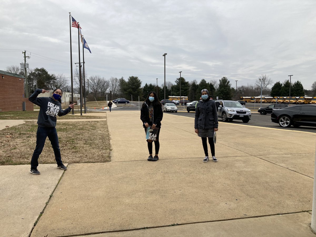 TwainAVID (@twainavid) on Twitter photo DREAM of connecting. BELIEVE they will come. ACHIEVE a day of smiles. Thanks everyone who came out today! #tshirtdrivethru #iamavid @MTMSPrincipal <a href="/TwainMS/">Twain Middle School</a> <a href="/Twain_DSS/">Steve Fitzgerald</a> <a href="/ekinne512/">Eric Kinne</a> <a href="/AVID_MASSVI/">AVID MASS-VI Team</a> DREAM of connecting. BELIEVE they will come. ACHIEVE a day of smiles. Thanks everyone who came out today! #tshirtdrivethru #iamavid @MTMSPrincipal <a href="/TwainMS/">Twain Middle School</a> <a href="/Twain_DSS/">Steve Fitzgerald</a> <a href="/ekinne512/">Eric Kinne</a> <a href="/AVID_MASSVI/">AVID MASS-VI Team</a>