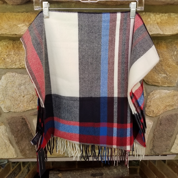 Megbella87's tweet photo. So good I had to share! Check out all the items I'm loving on @Poshmarkapp #poshmark #fashion #style #shopmycloset #citizensofhumanity #tommyhilfiger #loversfriends: https://t.co/VNk8Kwmr24 https://t.co/GLLfGbA8mq
