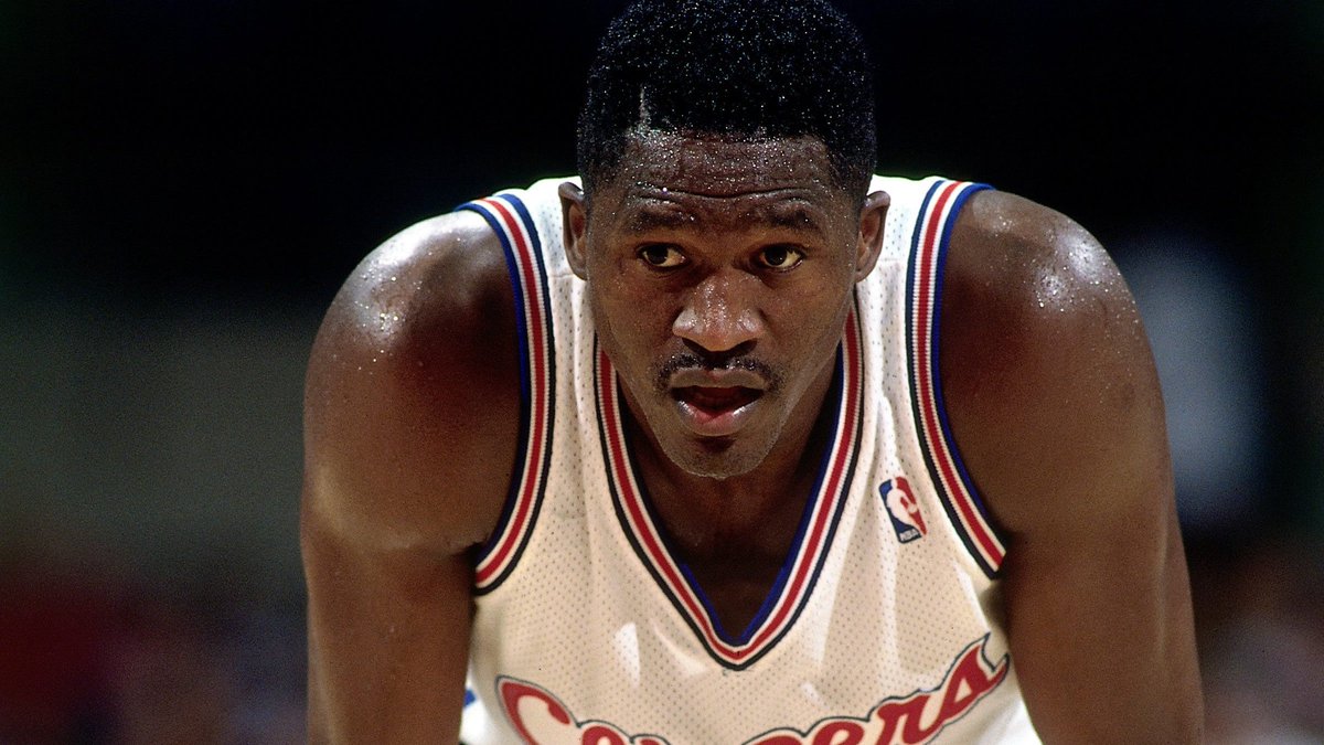NBAHistory's tweet photo. Kevin Durant is the 4th player in NBA history to score 20 or more points in each of his first 14 games with a team, joining Wilt Chamberlain (first 56 games with Warriors), Adrian Dantley (first 20 with Jazz), and Dominique Wilkins (first 19 with Clippers). https://t.co/vpjucJf1sV