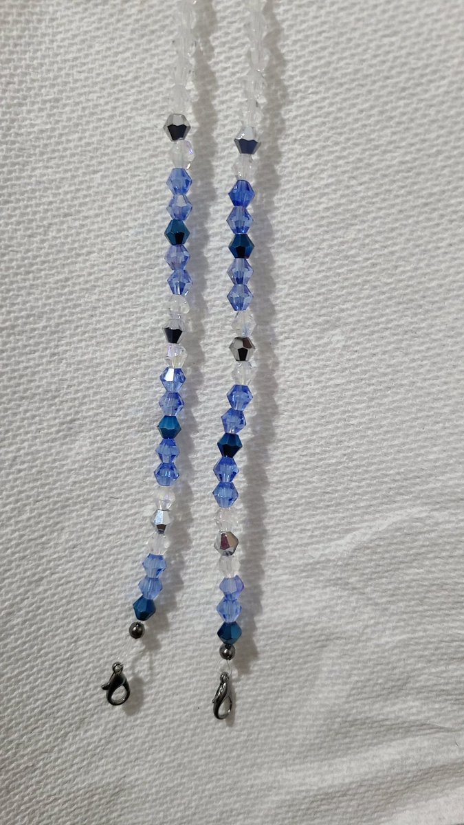 usagimcd's tweet image. Ok first YOI Yuuri themed strand complete. What do you all think? Would love some feedback. Will be working on a Victor one next. 😁
#yoimerch #maskstrap