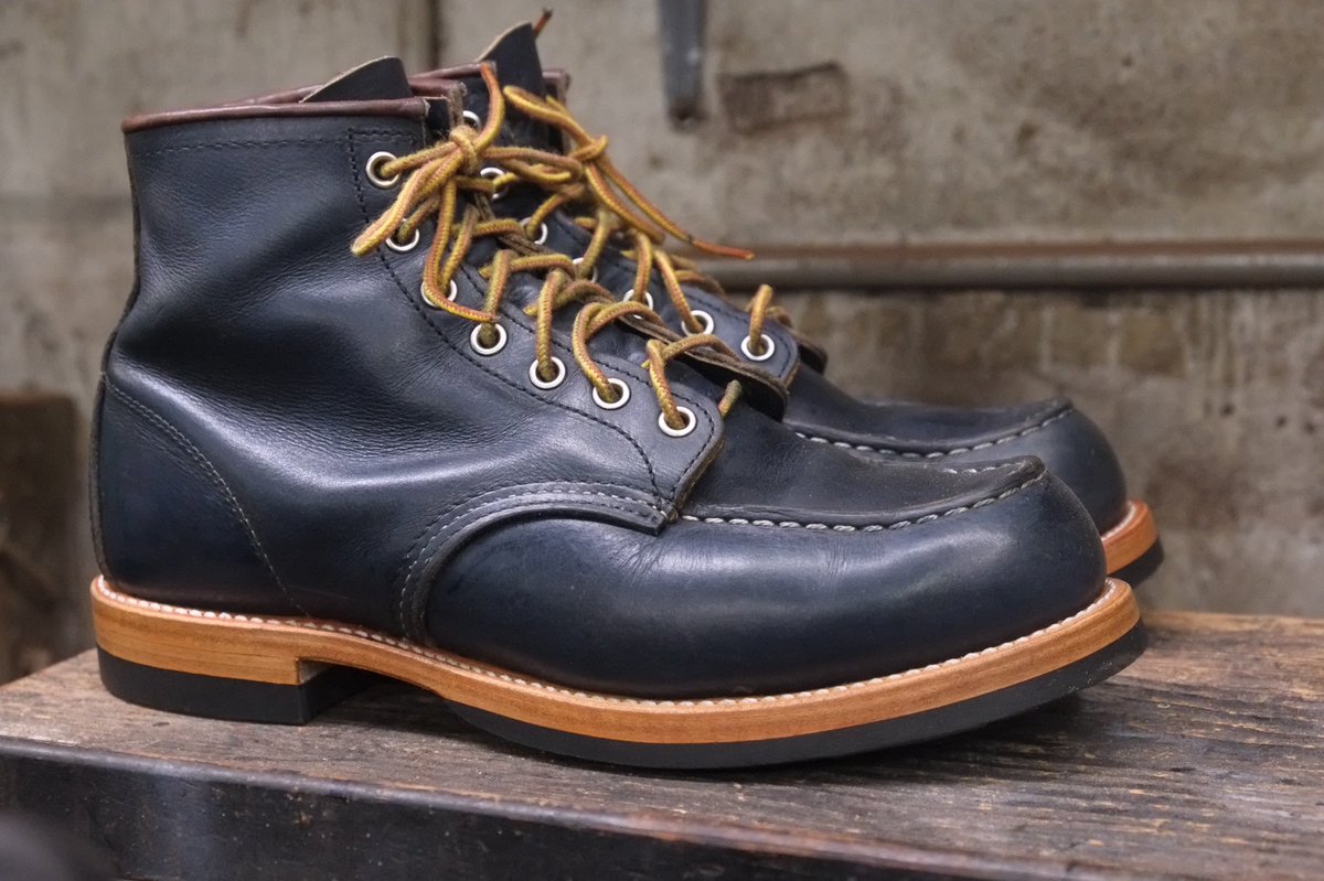 RoleClub's tweet photo. Redwing 8882 resole. RC halfsoles and heels. Natural edge finish. Low block heel. #rcredwing #roleclub #bootrepair #moctoe #redwing8882 https://t.co/bn87TwjBF5