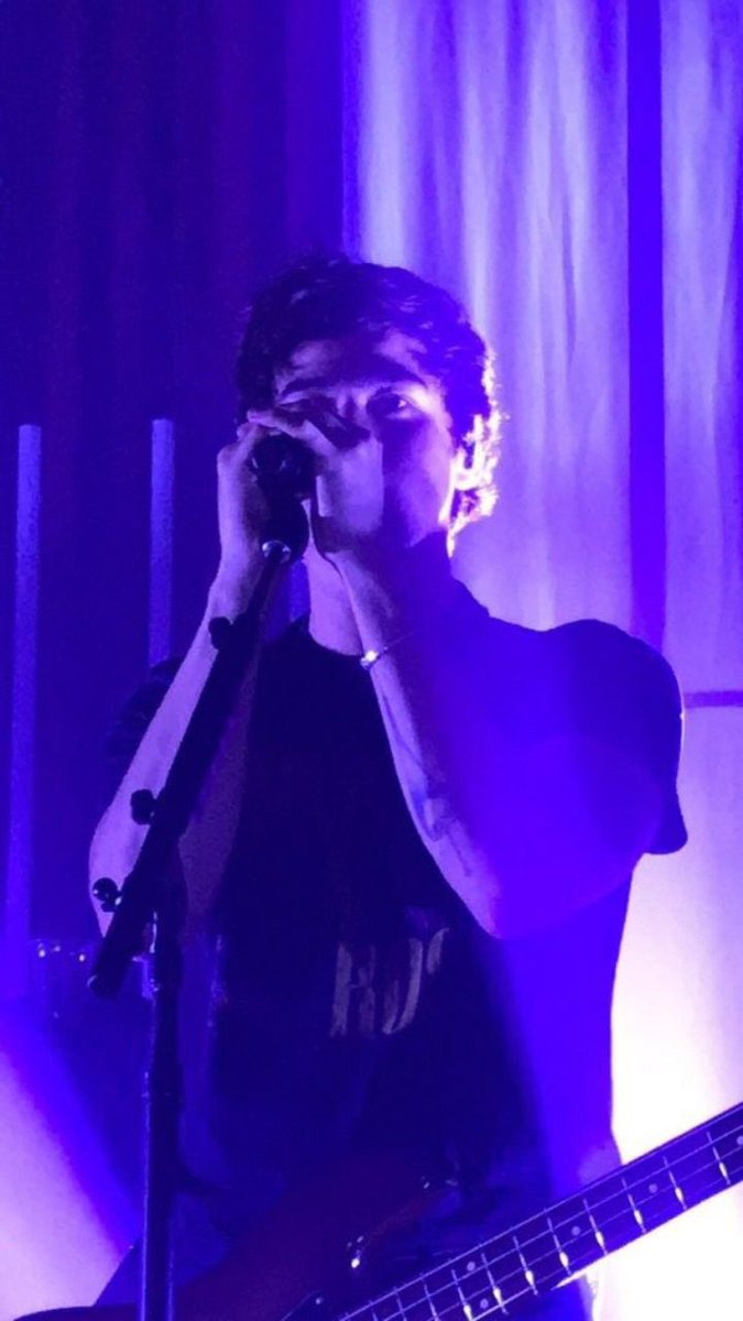 mgcsvalntyne's tweet image. some pretty purple calum pics for #5sospurpleteam :) #StreamKillMyTime