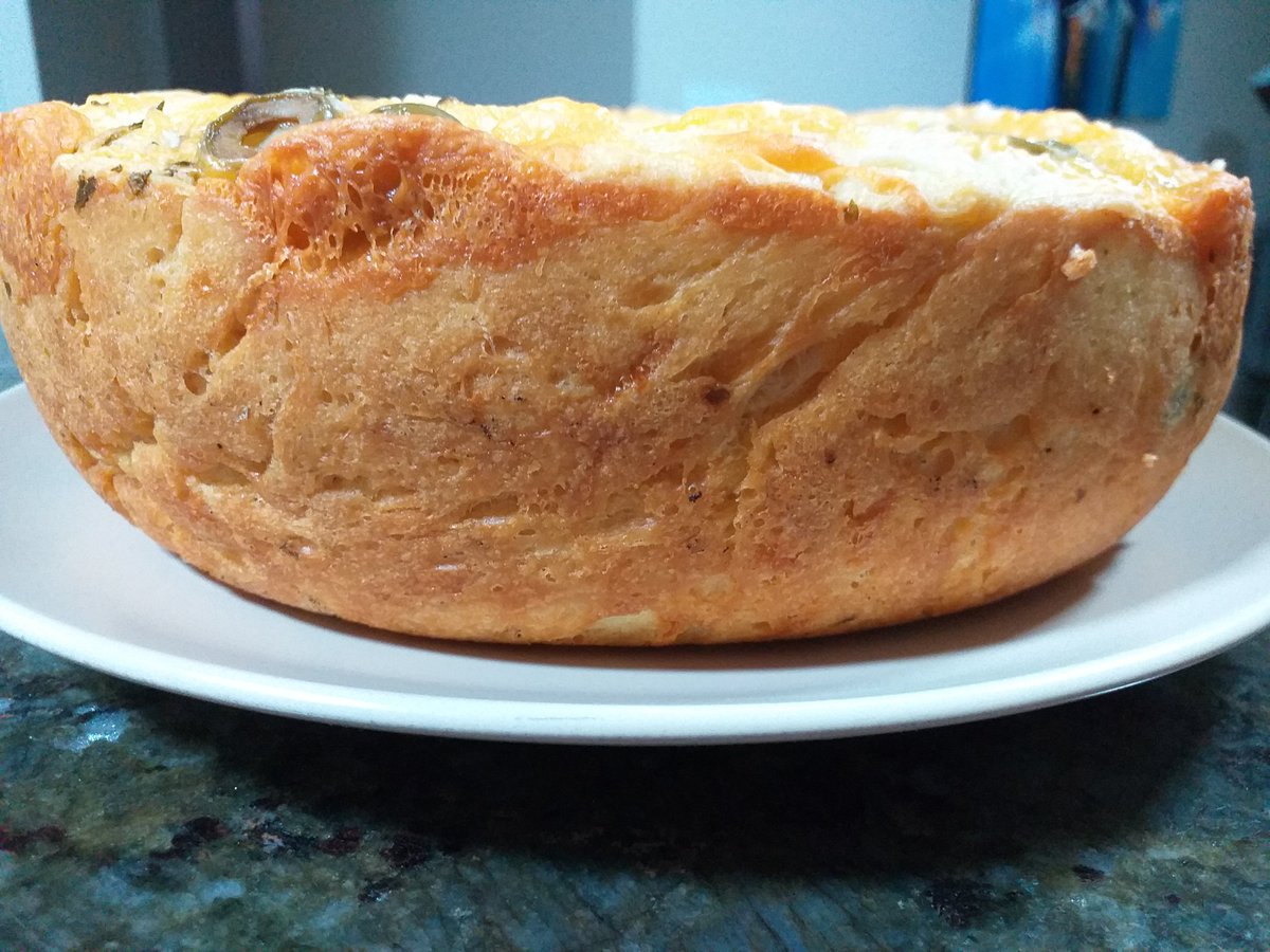 BertaTC's tweet photo. Terminando mi día...
Insert Autobombo Here:
Creo, no es que esté muy segura pero que soy ¡una MAMI! 👩🍳
Mi 1er pan de verdad y sabe a gloria!
Con queso cheddar y aceitunas.
@bobbypereirap imagíname igual que Román después de meter el gol pa'l mundial💣💥💥💥
#DutchBread 👩🍳❤ https://t.co/eSwtYdz7fy