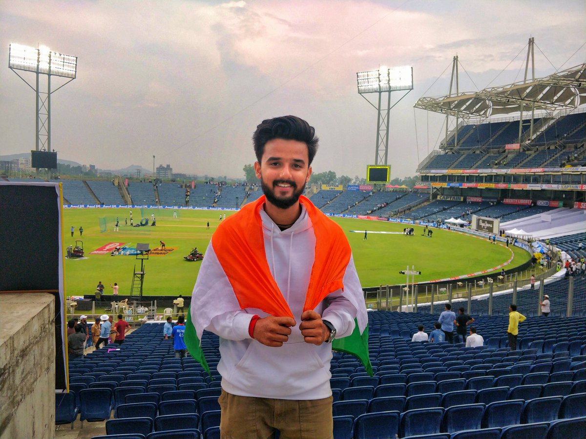 Akshar_Chauhan's tweet photo. Be proud that you are an Indian because lucky are those who are born in this great country. Happy Republic Day 2021!
.
.
.
#happyrepublicday #proudindian #indiannationalflag #tricolor #greatestofalltime #orange #white #green #proudtobeanindian🇮🇳 #RepublicDay https://t.co/AzvDq8CRN1