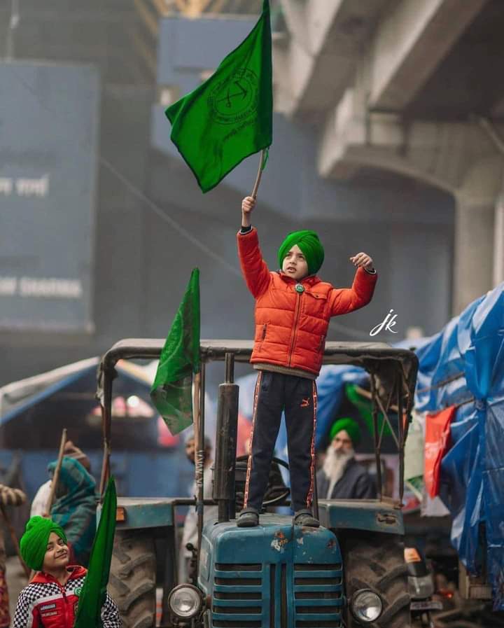 singhhoney_14's tweet photo. #HistoricTractorPrade #TractorParadeOn26Jan #TractorVsTraitors #KisanTractorRally #FarmersProtest https://t.co/Nfqp5Fa3SM