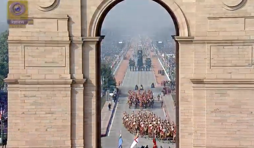 NewsMobileIndia's tweet photo. #RepublicDay: A replica of the Sun Temple at #Modhera displayed on the #Gujarat tableau
The tableau depicts the #Sabhamandap, part of the Sun Temple. It’s 52 pillars denote 52 weeks of a Solar year.
#RepublicDay #RepublicDayParade #HappyRepublicDay https://t.co/kgRNYQ2acv