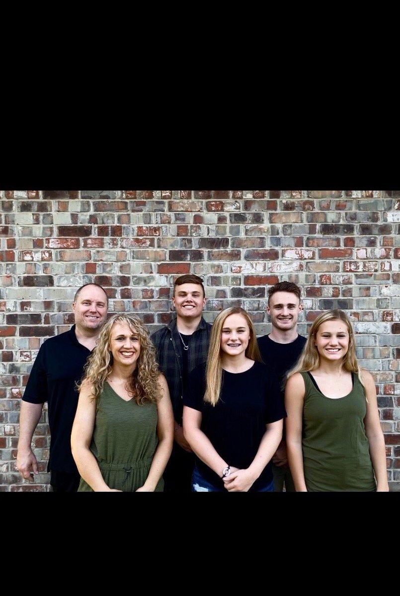 jonesgbb's tweet photo. Please consider buying a shirt to help raise money for @boston_berry’s family. Her dad has been battling Covid since Christmas Eve. He is in the fight for his life- please help this awesome family ❤️ $20
Venmo: @JHSbasketball https://t.co/jVaFtx9f0L