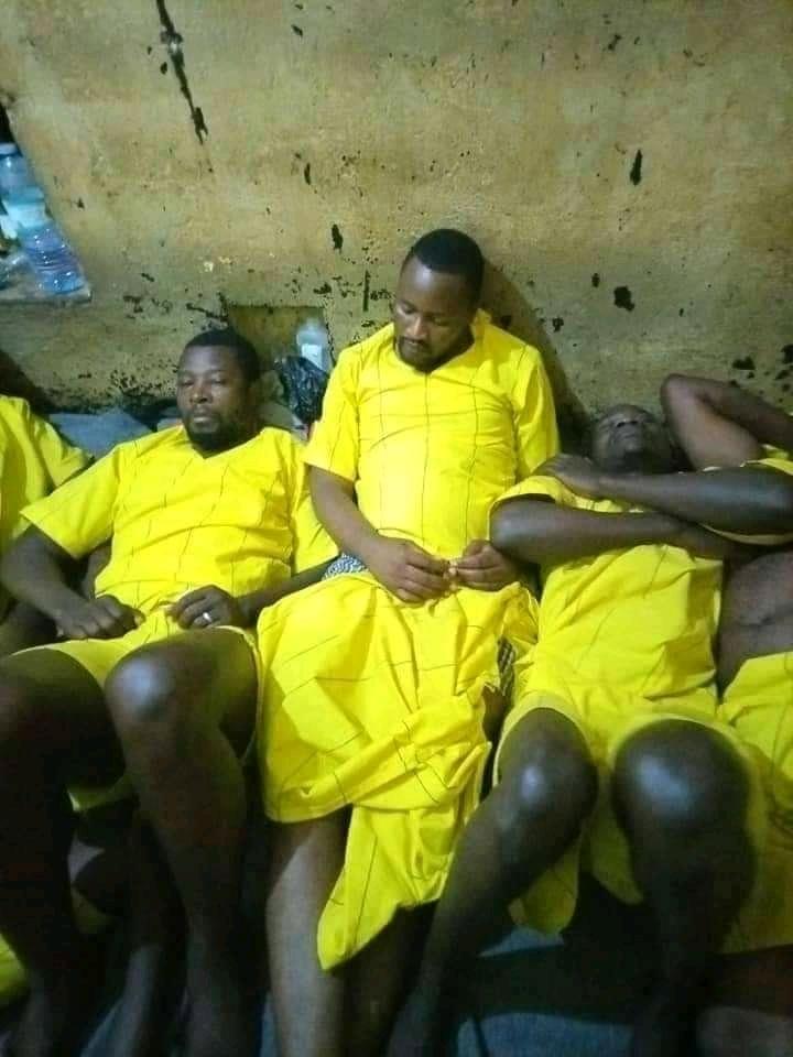 What Eddy Mutwe, Nubian Li, Lookman, kaana ka Mbaata and many others are going through, this is how they sleep as if there is no covid 19 
#FreeBobiCampaignTeam 
#FreeNubianLi
#M7NotMyPresident