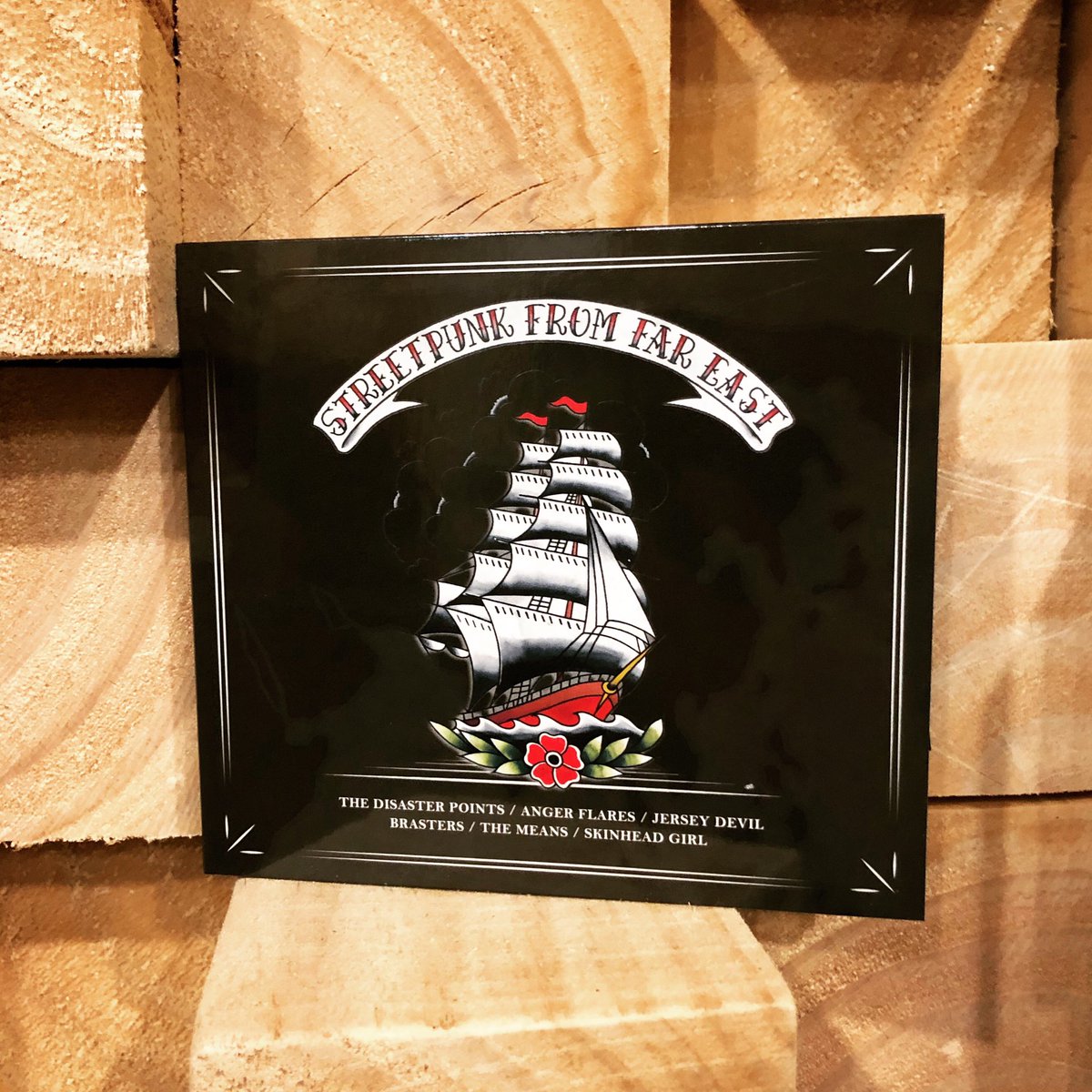 Ricky_msm07's tweet photo. サンプル盤いただきました！
2021.1.27リリース
V.A.『STREETPUNK FROM FAR EAST』
僕は #THEDISASTERPOINTS のRec&amp;Mixに加え、アルバムのマスタリングをやらせて頂いてます。
全トラック溢れんばかりのエネルギッシュなサウンドは必聴！
#ANGERFLARES
#JERSEYDEVIL
#THEMEANS
#BRASTERS
#SKINHEADGIRL https://t.co/ifTvng9HzC