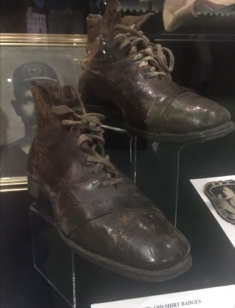 4/7..... Wattie Arnott.  Pictured below is Wattie's shirt badge from the match. It is displayed, along with his boots & cap in the  @SFootballMuseumIn quite a few articles about Wattie - it is noted that he also played for Linfield, being part of the 1892 Irish Cup winning...