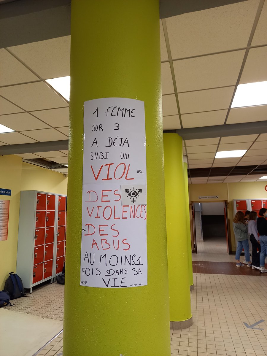 leelou_g's tweet photo. regardez ce qu'ils ont fait dans mon lycée💖 (il y a plus de 4 affiches mais voici les principales) https://t.co/6WHm5rK2ly