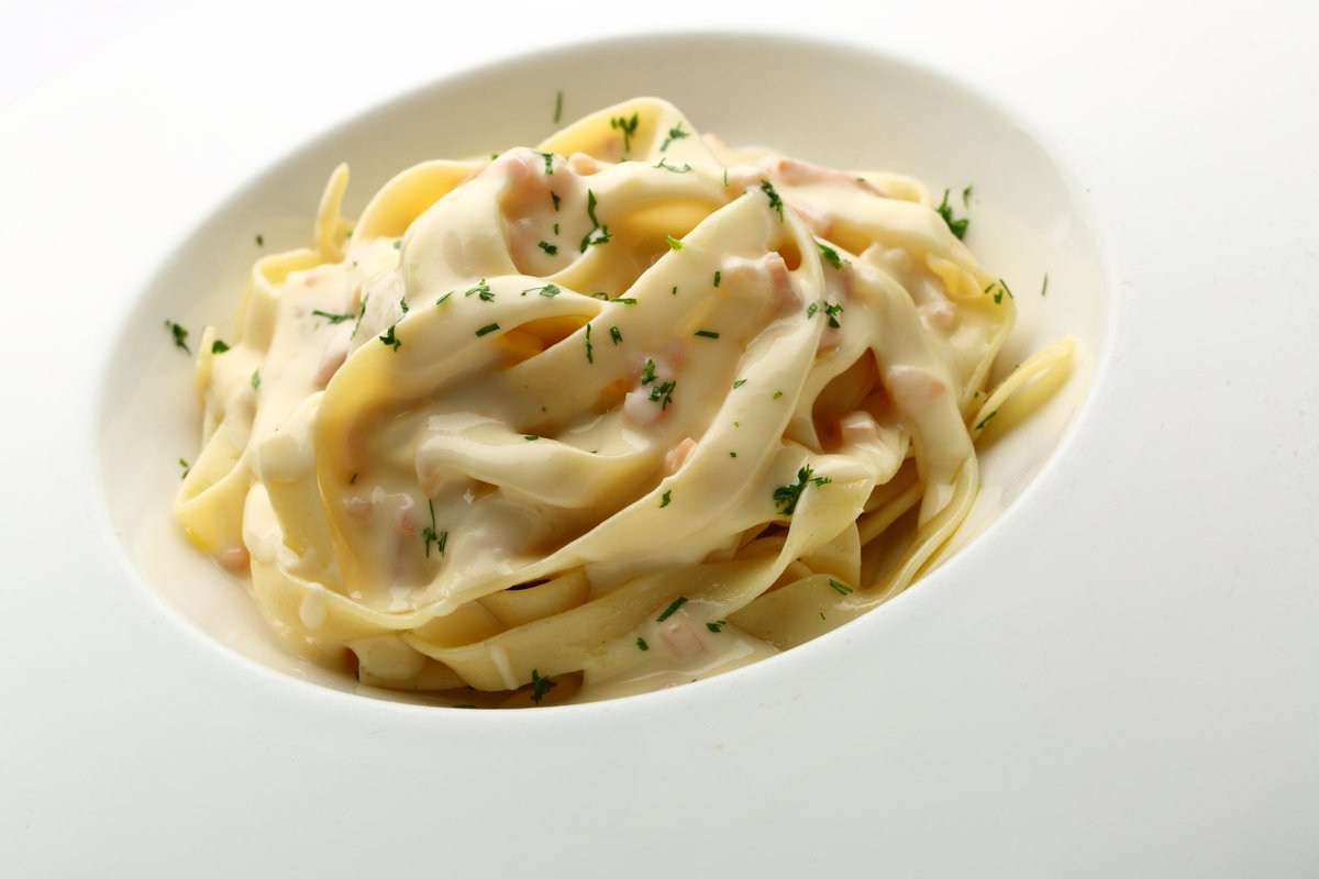 letrasdelaurel's tweet photo. ¿Te gusta un buen plato de pasta? 🍝 Entonces...tienes que probar esto...! 🔝
👉 Tagliatelle fresco a la carbonara, uno de los platos favoritos de nuestro #DeliveryPasión 😋⁣ ⁣

Pedidos en el 📞 649627807⁣ y en 📲 https://t.co/rSbHWe5dUU https://t.co/LlzYx1W39h