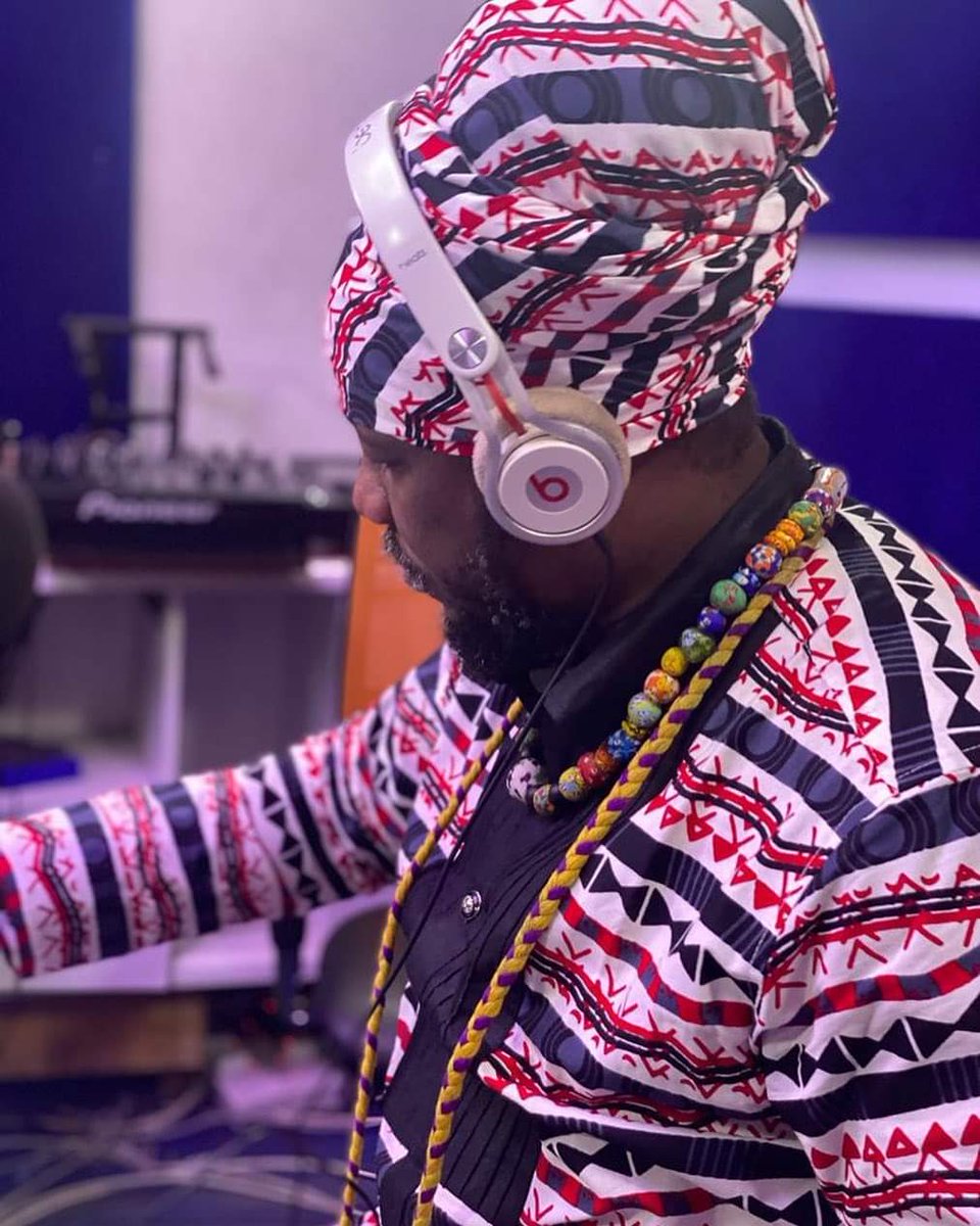 Bob Afibi (@bafibi) on Twitter photo Tuesday edition of the #TaxiDriverShow pon @zylofon1021fm_ with the #historyteacher #WalkingEncyclopedia <a href="/Blakkrasta/">BLAKK RASTA</a> stay tuned #istandwithblakkrasta <a href="/kobbyskary/">πππ§πππππͺ ππππ£πͺ π¬ππ―</a> <a href="/1realFormula/">Formulaπ΅</a> <a href="/ODoabil/">RasOsagyefoDoabilTindandoogGumahDokYinzorbil!</a> <a href="/BlakkLionDeGen/">FreeDaStreets</a> <a href="/daavibawonda/">πΟΡΖΞΏπ« π‘Ξ±ΡΟΞ± #π»πππ§ππΉπ</a> @The_Evangelist3 Tuesday edition of the #TaxiDriverShow pon @zylofon1021fm_ with the #historyteacher #WalkingEncyclopedia <a href="/Blakkrasta/">BLAKK RASTA</a> stay tuned #istandwithblakkrasta <a href="/kobbyskary/">πππ§πππππͺ ππππ£πͺ π¬ππ―</a> <a href="/1realFormula/">Formulaπ΅</a> <a href="/ODoabil/">RasOsagyefoDoabilTindandoogGumahDokYinzorbil!</a> <a href="/BlakkLionDeGen/">FreeDaStreets</a> <a href="/daavibawonda/">πΟΡΖΞΏπ« π‘Ξ±ΡΟΞ± #π»πππ§ππΉπ</a> @The_Evangelist3