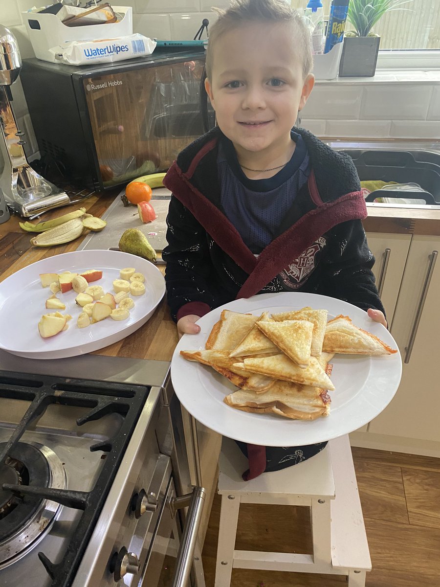 BibeyXantha's tweet photo. Ronnys made a carnivore and herbivore breakfast for everyone this morning with a little help from Mum with the toastie maker - after learning ‘what dinosaurs eat’ in yesterday topic, he's now dinosaurs mad today ☺️ @MrGSGC https://t.co/OnTqHSORnp