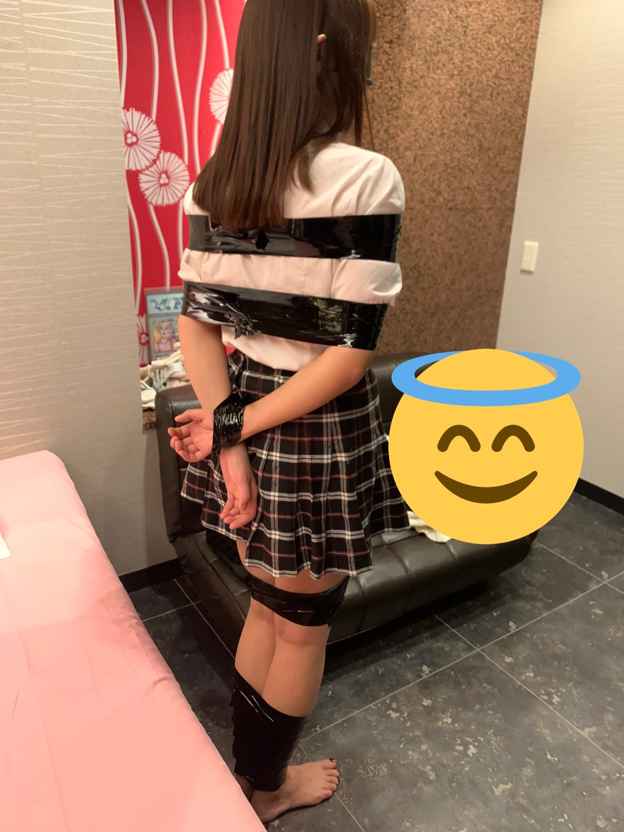 セナ on X: 後ろからです。 #テープ #拘束 ＃後ろ手 t.coGTBvmLxMwj  X