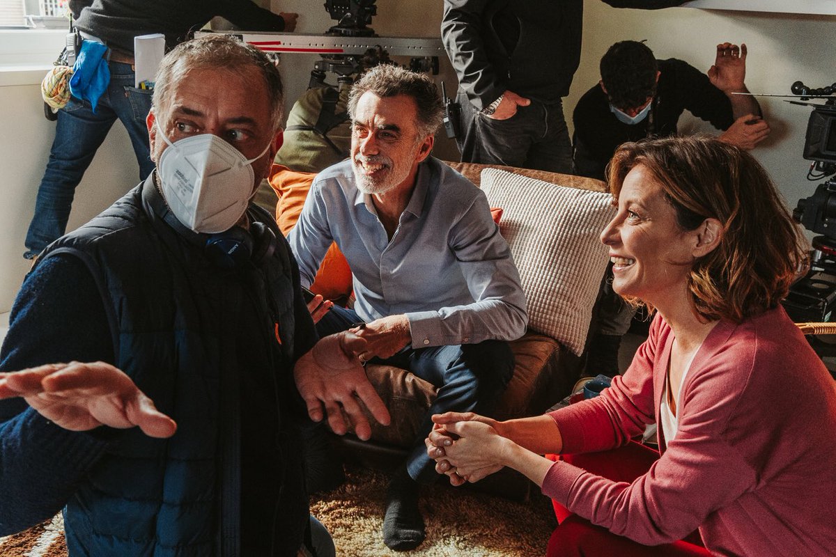 #14 giorni è il racconto di una storia d’amore nata, perduta e forse riscoperta tardi,durante la convivenza forzata di una coppia decisa a lasciarsi.

Al via le riprese di 14 GIORNI-UNA STORIA D'AMORE,
il nuovo film di #IvanCotroneo, tratto dall'omonimo libro  

#set #14giorni