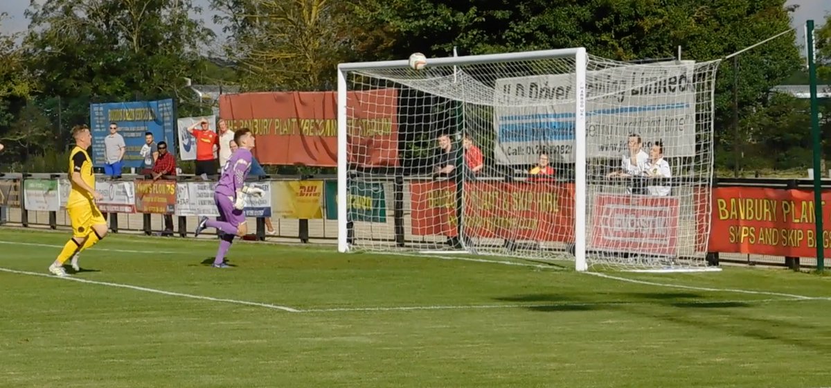 The FA Cup, QR 1, 2017:  @BanburyUnitedFC 4-2  @tivertontownfc Flashback coverage NOW at  http://themowdog.blogspot.co.uk&nbsp; Please RT!  @Tivvy12thman  @TivvyPodcast  @TivertonPeople  @banburynews  @VisitBanbury  @EmiratesFACup  @FACupFactfile  @Langeman10  @NLF_News  @NonLeagueCrowd  @SouthernLeague1