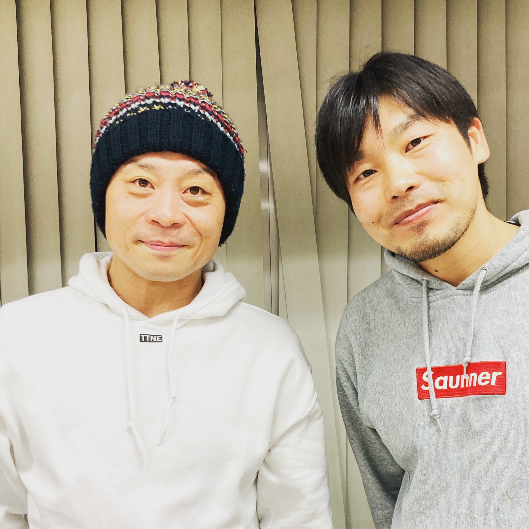 滝本洋平 編集者 ととのエディター 今日は 三宅弘城さんにインタビュー サ道 の 偶然さん であり グループ魂 の 石鹸さん であり みいつけた の イスの応援団長 みやけマン でもある あの三宅さんだ ミーティングルームだったのに
