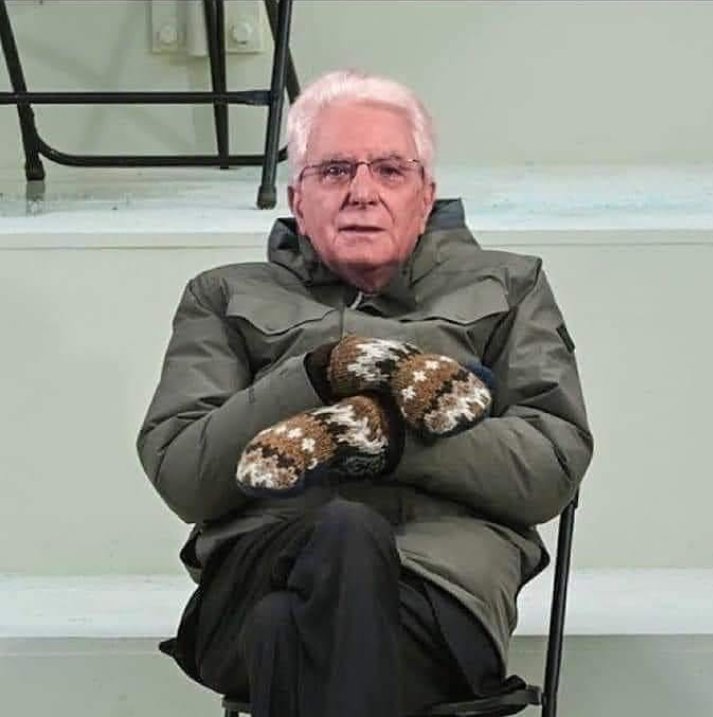 catca2531's tweet photo. Aspettando Conte... https://t.co/L1jCXDWnwQ