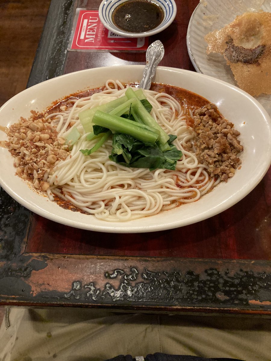 Tasuku 孤独のグルメ Season1第3話 豊島区池袋の汁なし坦々麺 中国家庭料理 楊 2号店 豊島区西池袋3丁目25 5 餃子は中国式に皮厚め餡はたっぷりジューシー感はあるのかなぁ羽根は食感軽くてよかったし餃子のタレは美味しい 汁なし坦々麺は中国式麺