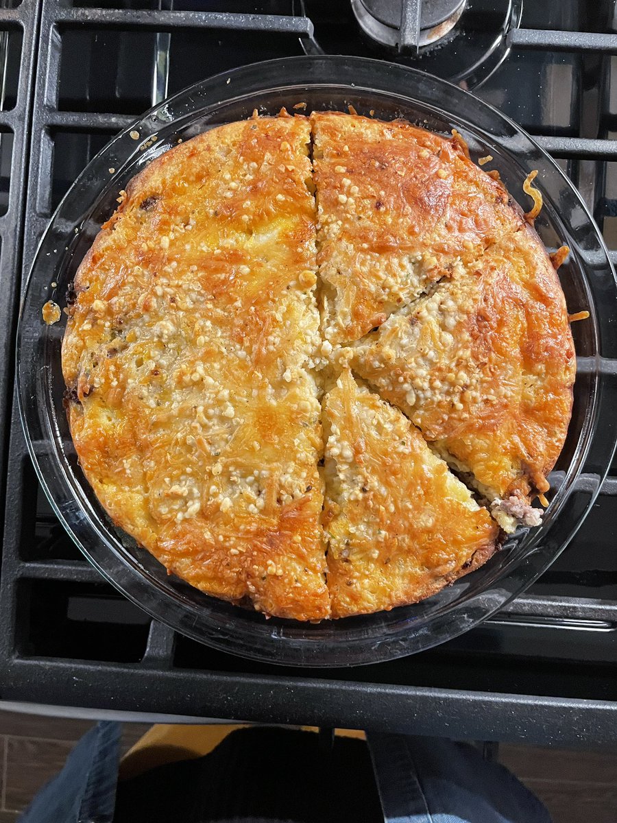 RebekahJ85's tweet photo. When last night’s dinner turns into today’s fraction lesson....😎🤩 #bettertogetherlfe #cheeseburgerpie #fractions @gregtangmath #examplesnonexamples https://t.co/P3s23xImlj