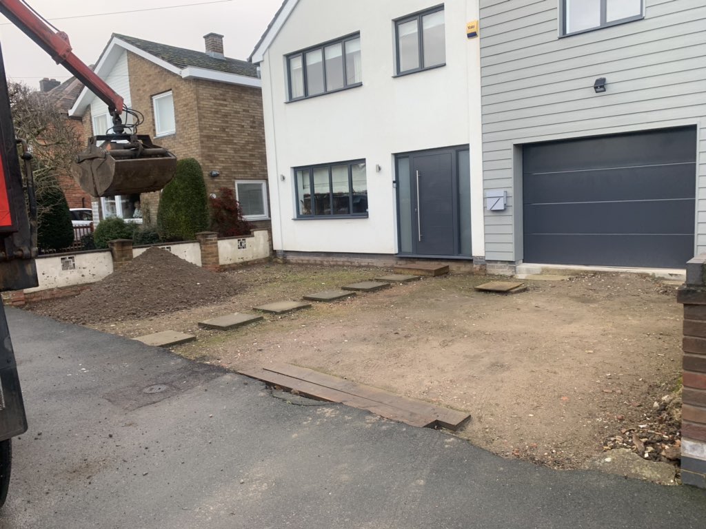 edpavingltd's tweet photo. New SMA tarmac driveway installed in #longeaton https://t.co/oECNSmSgye