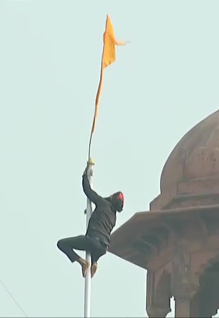 The same flag when hoisted by the Sikh Regiment serving the nation is patriotic and a victory sign.

But if hoisted on a building within India, its treason and not acceptable? How is that justified???

#GodiMediaStopMisleading