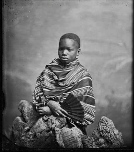 Europeans contributed to the disappearance of great African figures. Today, M’Hali is honored the King.