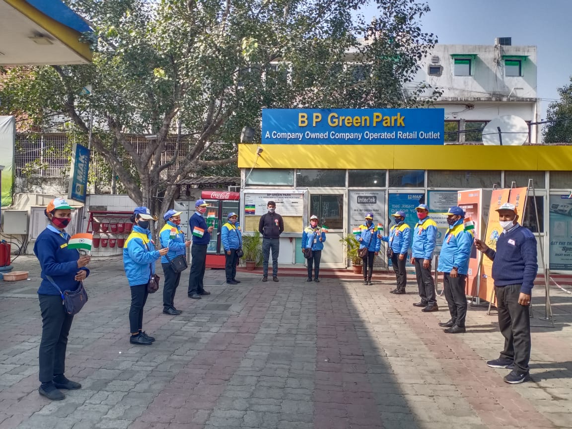 Celebrating Republic Day #RepublicDay2021 #RepublicDayIndia along with customers and DSMs DSWs@BP Greenpark.<a href="/Swati__Verma/">Swati Verma</a> <a href="/Kshitij1404/">KshitijM</a> <a href="/riteshcotia/">Ritesh Cotia</a> <a href="/DelhiBpclRetail/">BPCLDelhiRetail Territory</a> <a href="/pankajmotirama1/">Pankajmotiramani</a>